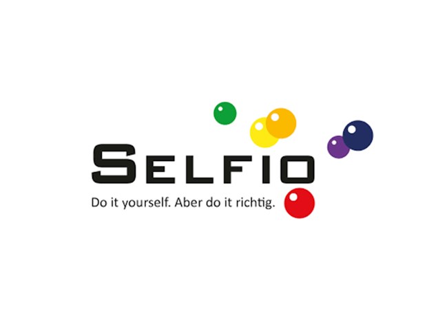 Das Logo von SELFIO mit bunten Kugeln und dem Slogan „Do it yourself. Aber do it richtig.“.